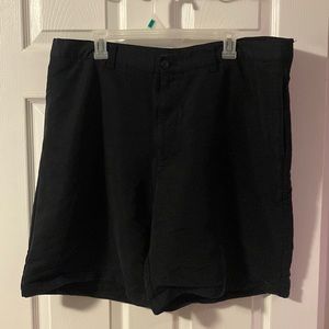 Mens Chaps Golf Shorts size 40 . Black. Size 40.